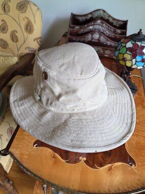 The Tilley Hemp Unisex Bucket Hat Size 7 1/4